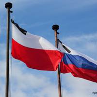 Любити Росію та Польщу
