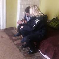 Допомога правоохоронців і небайдужих: як живеться «хлопчику з люка»