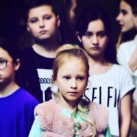 Волинська школярка заспівала на одній сцені з Монатіком і Настею Каменських