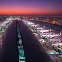 Аеропорт Дубаю взяв на роботу восьмимісячну дитину