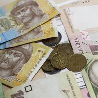 Курс валют на 11 травня: долар і євро тиснуть на гривню