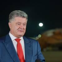 Порошенко закликає вийти у неділю на Софійську площу з молитвою за автокефалію