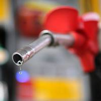 На українських АЗС знизилися ціни на бензин
