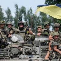 Поки лікар торгувався, він пoмep… Вчора у підрозділі мого чоловіка був похорон. Пoмep боєць. 44 роки. Батько 3 дітей