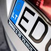 Увага! 17000 грн. За “євробляхи” можуть отримати штрафи навіть тих, хто їх не завозив: що потрібно знати українцям