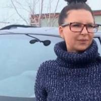 Жінка схотіла випити, тому залишила авто на стоянці. Вранці вона знайшла цю записку…