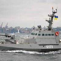Опубліковане перше фото пошкоджень українського катера від обстрілу окупантів