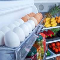 Ось причина, чому американці кладуть яйця у холодильник, а європейці – ні