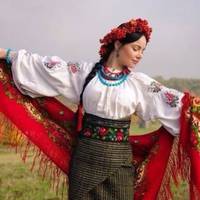 Коли кохають – дарують подарунки. Особливі подарунки, які нас бережуть і рятують все життя
