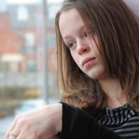 Все почалося з того, що дівчинка крала у батьків гроші, а потім у мене, колишнього співробітника карного розшуку, офіцера, текли сльози, які я не міг зупинити побачивши для чого вона це робить