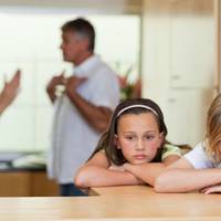 7 речей, які батькам категорично не можна робити в присутності дітей