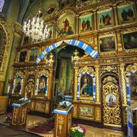 На Львівщині є особлива церква де молодь просить зберегти кохання, старші – здоров’я для дітей, немічні позбуваються важких хвороб