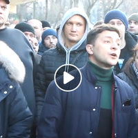 Розлючені активісти толпою налетіли на Зеленського у Львові: перші подробиці (ВІДЕО)