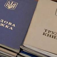 Чи входять в пенсійний стаж декрет, навчання і армія: щойно експерт все пояснила…