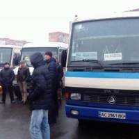 Вчора в маршрутці. Заходить молодuй хлопець. З сумкою, з якої ледь виглядала військова форма. За пару хвилин задзвонив телефон..