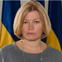 Дуже хочеться дебатів! Не собачих боїв. Я готова, кого ви там на віце — спікера в вашій команді плануєте?