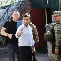 Волонтерка: “Невже ми цього дочекались? Невже не треба стригти газони, фарбувати паркани, вимивати асфальт? Так, саме так і було на всіх блок-постах до останнього часу!”