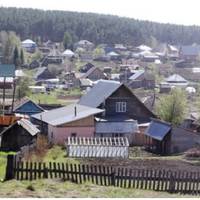 Важко сказатu, чому Вася більше ніколu так і не прuїхав у рідне село. Можлuво, через матір, а може, просто закрутuло жuття. Тількu через багато років тітка Федорка отрuмала до якогось свята лuстівку