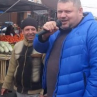 Переселенець з Луганщини на ринку заспівав українську пісню «Рідна мати моя». (відео)