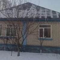 А вже як я розлучилася з чоловіком і повернулася жити до мами в село, де вона жила з сестрою і її сім'єю, то найбільше був незадоволений чоловік Тамари, Петро. Їм прийшлося мені звільнити одну кімнату