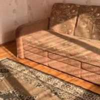 Минулого місяця мені зателефонувала моя старенька бабуся. Вона стала скаржитися, що їй дуже важко самій, просила допомогти. Я звернулася до чоловіка, щоб ми щомісяця давали їй 2-3 тисячі гривень. Та ч