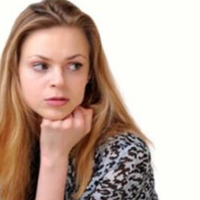 Цього року на Великодні свята я захотіла купити собі нові черевички і плащик, знала, що поїду в село до матері, хотілося обновок. Але коли чоловік почув про те, що я збираюся собі щось купувати, він н