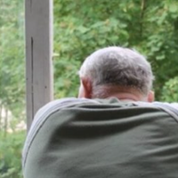 У мене є дві доньки від першого шлюбу і син від другого, але діти не хочуть зі мною спілкуватися. Я ще не старий, мені всього 62 роки, але я відчуваю себе дуже самотнім. От зараз наближаються свята, я