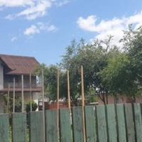 Через два тижні Галина зрозуміла, що чоловік не прийде просити, щоб вона повернулася. Мама дала їй пораду – йти до свого чоловіка і прийняти його дитину як рідну. Галина зайшла у двір, Павло щось ремо