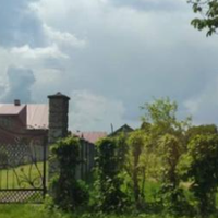 Свій ювілей я вирішила святкувати у батьків в їхньому заміському будинку. Посиділи ми за столом, мама мені подарувала золотий ланцюжок, але сказала, що буде зберігати його в себе. І тут випадково вияв