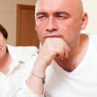 Валентина і Олег дуже хотіли забезпечити доньку житлом, тому і відмовляли собі в усьому, відпочивали на своїй дачній ділянці, бо на море їздити для них було дорого. І ось нарешті, їхня мрія збулася –