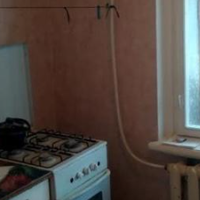 Зять мій з донькою живуть бідно в орендованій квартирі. Свати наші теж люди небагаті, надії мало, що хоч якусь копійку своєму синові дадуть. Шкода мені дуже, що онук мій маленький буває їсть одні пісн