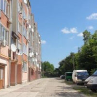 Мама Андрія жила одна в трикімнатній квартирі, тому я сама запропонувала після весілля жити у свекрухи. Андрій мене відмовляв від такого варіанту, пояснюючи, що зустрічатися з мамою час від часу одне,