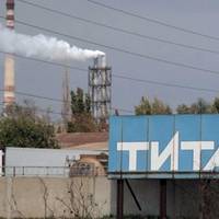 Фірташ продав титановий бізнес у Криму друзям Путіна