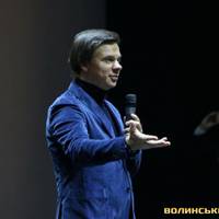 Непальські красуні, японська поліція та козли: про що розповідав Дмитро Комаров на зустрічі в Луцьку (ФОТОЗВІТ)