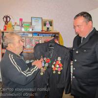 Мешканець Волині вирішив, що ветерану медалі більше не потрібні