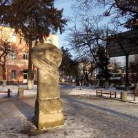 У Луцьку - скульптура, що спонукає зупинитись і помовчати