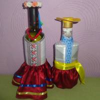 Українські жарти та пляшки-молодята: креативне хобі волинянки (ФОТО)