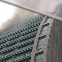 У Баку горіла одна з найвищих будівель Азербайджану, вогонь охопив вісім поверхів (ВІДЕО)