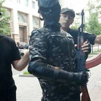 Молодик зі зброєю у руках пішов втілювати заповітну мрію Савченко