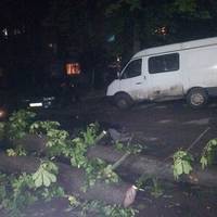 Удар негоди: в Україні знеструмлено майже 400 населених пунктів