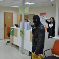 Захистіть свій дім від злодіїв: поради для тих, хто їде у відпустку