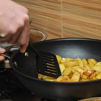 Як ні в якому разі не можна смажити картоплю: на салі або на олії