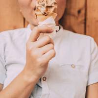 Болить горло – не бійтесь їсти морозиво