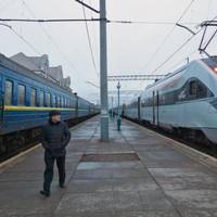 Зарплата 740 тисяч: стало відомо, куди Укрзалізниця діває наші гроші