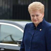 Російські війська все ще на території України. Це означає, що Європа і світ дозволяють Росії не тільки залякувати своїх сусідів, але і застосовувати військові сили проти них.