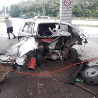 На заправці в Тернополі таксі розірвало навпіл через вибух газового балона