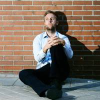 “Даю тобі двадцять чотири години на збір речей. Повернуся, щоб тебе не було.” – Так закінчилось кохання всього його життя