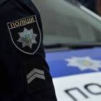 О 12 годині дня автомобіль, в якому я їхав, було зупинено працівниками поліції. Один з поліцейських був характерному для беркутівців малиновому береті.