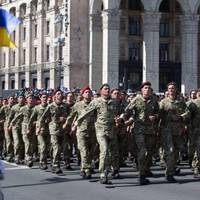 Я ОСЬ ТІЛЬКИ ЦЕ РОЗПОВІМ І ПРО ПАРАД БІЛЬШЕ НЕ БУДУ. ПРОСТО ПРО ЦІ ДРІБНИЦІ ЗНАЄ ТІЛЬКИ ДУЖЕ ВУЗЬКЕ КОЛО ОРГАНІЗАТОРІВ.