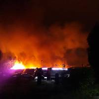 У центрі Львова понад три години горів склад з побутовою хімією. Фото, відео